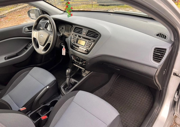 Hyundai i20 cena 30999 przebieg: 170000, rok produkcji 2017 z Zawadzkie małe 121
